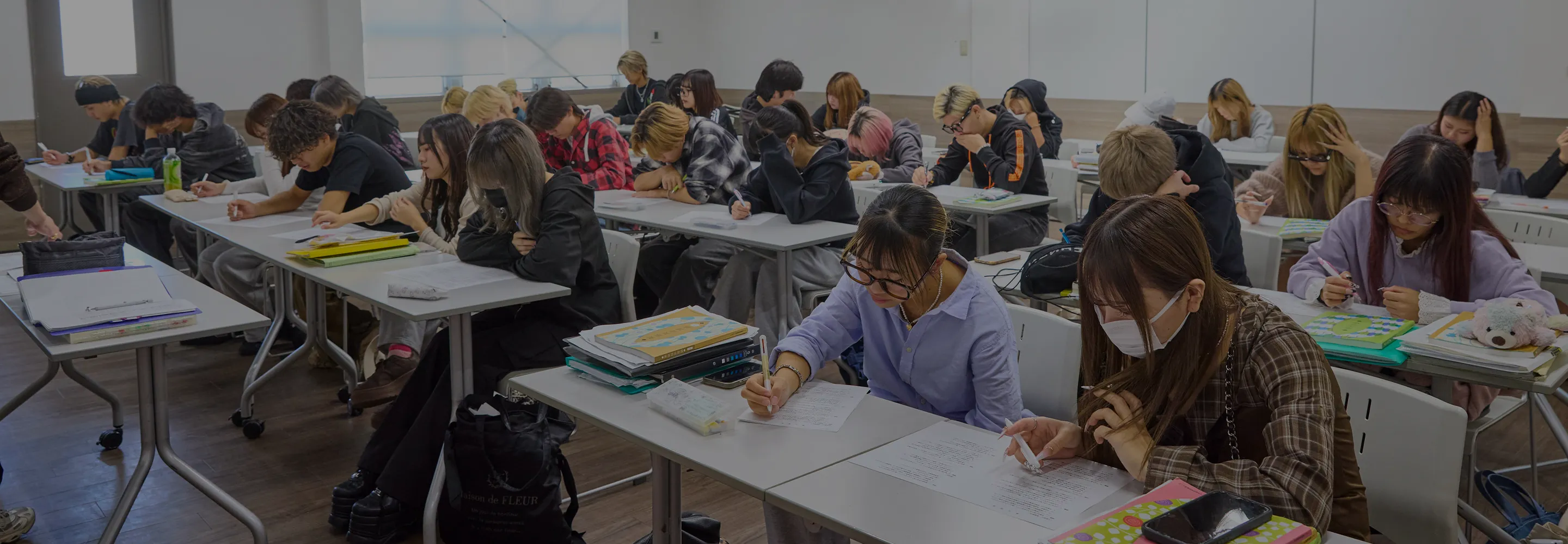 選考から⼊学までの流れ